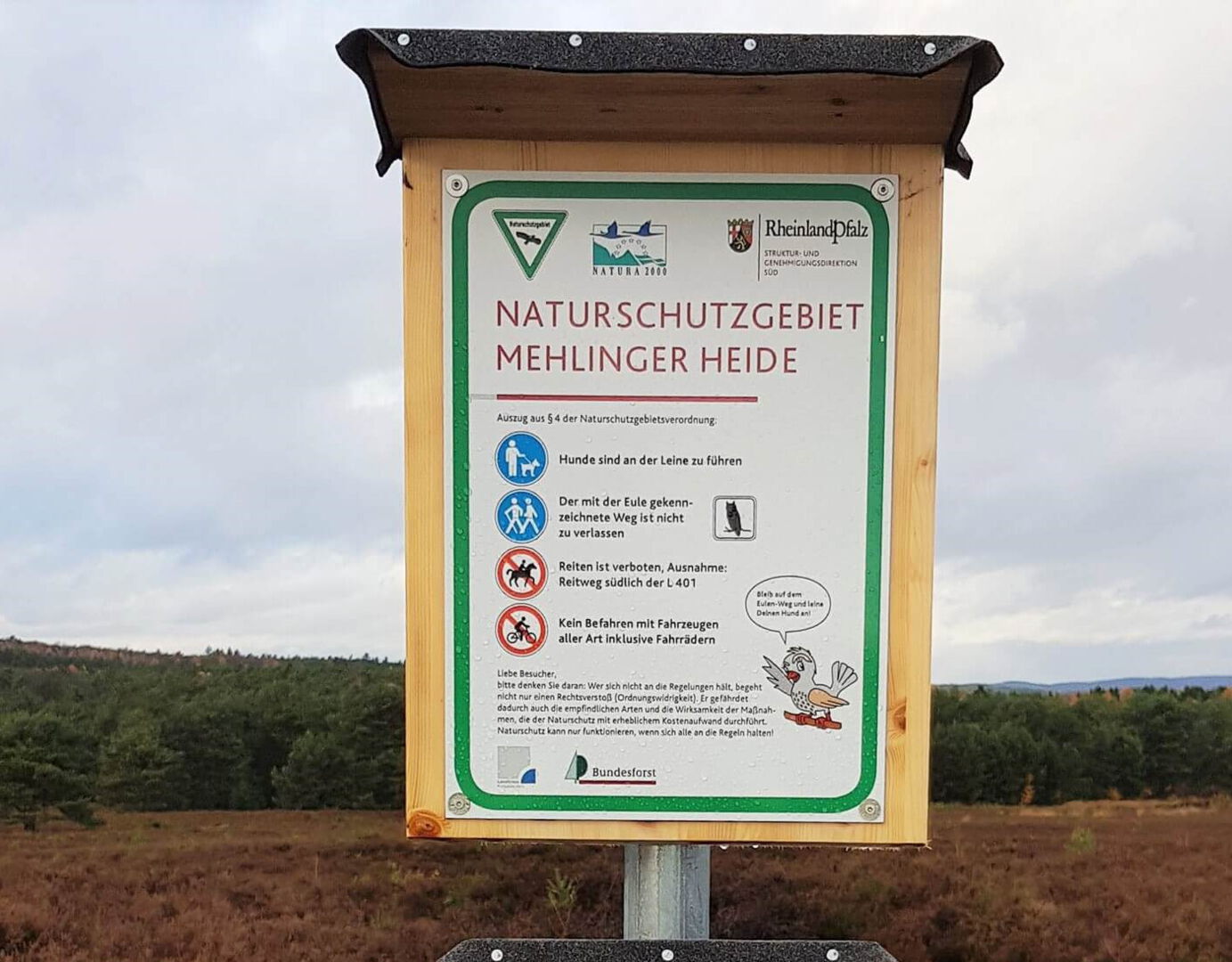 Naturschutzgebiet Regeln auf einem Schild in der Mehlinger Heide