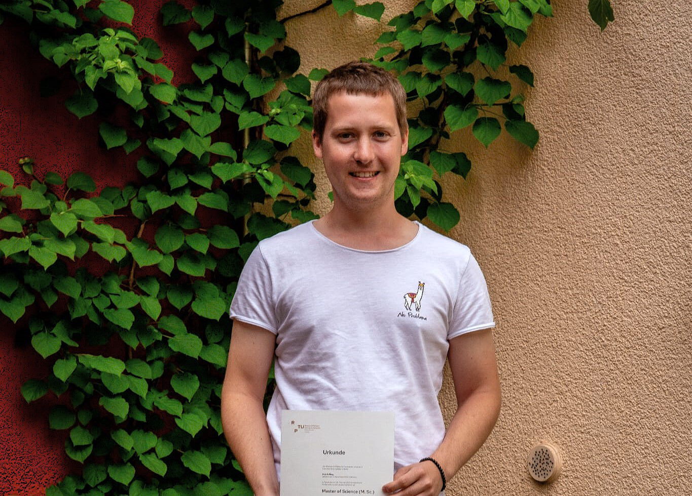 Praktikant_Werkstudent_Mitarbeiter_Henrik Illing.jpg